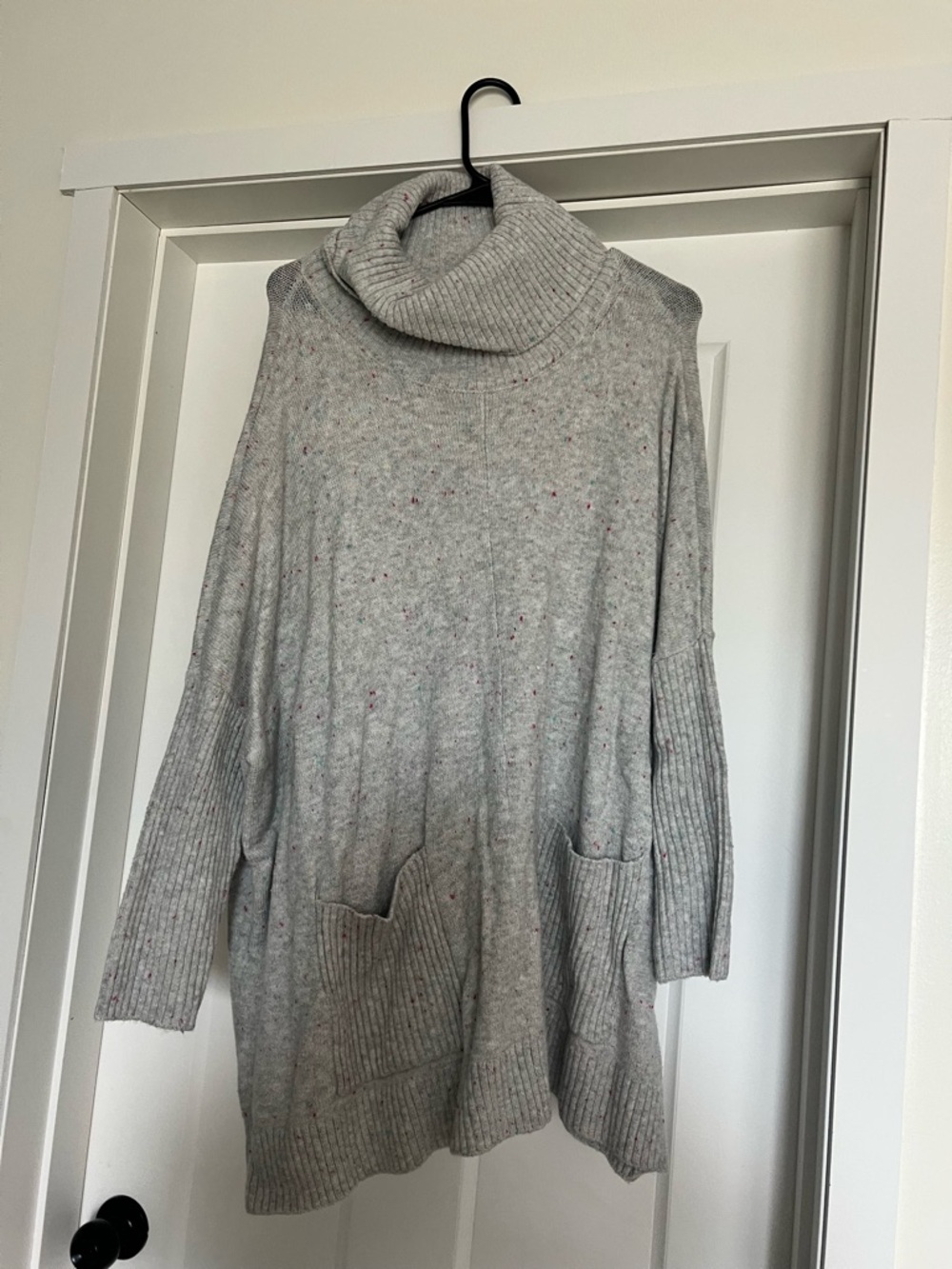 LOFT Light Gray Speckled Turtleneck Sweater with Front Pockets